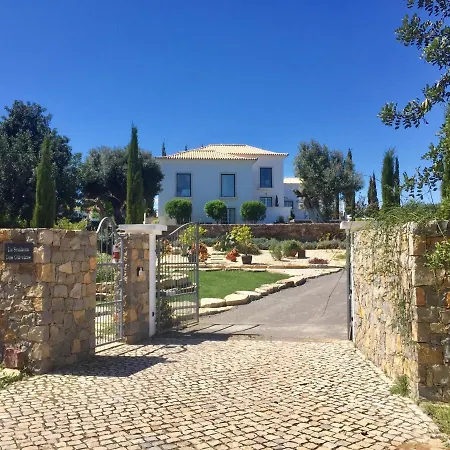 La Senhora Oliveiras 公寓